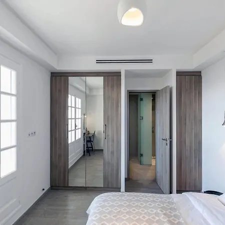 Spacious With Terrace *