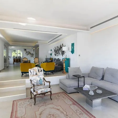 Spacious With Terrace *